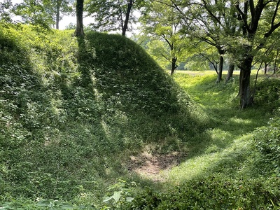 本郭と二の郭の堀