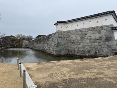 本丸門左の石垣