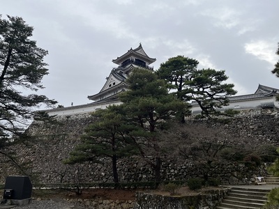 三の丸から見た天守