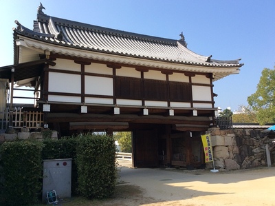 広島城二の丸の表御門の場内側