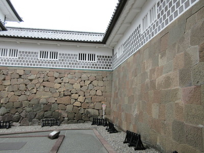 石川門の二種の石垣