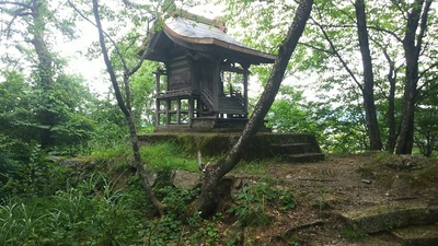 岩崎山弁天神社の祠