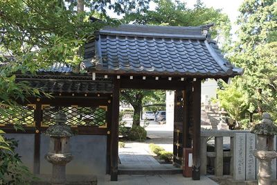 永井神社の脇門と透塀