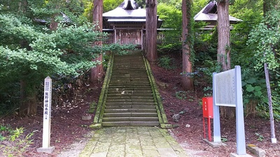 新宮熊野神社本殿三棟（県指定重要文化財）