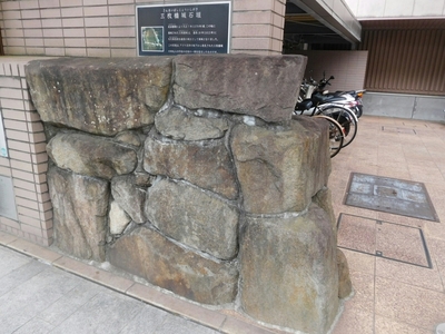 静岡銀行隅の復元石垣