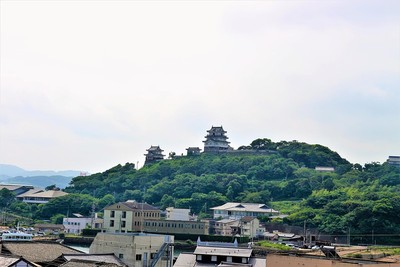 平戸御館から見る平戸城