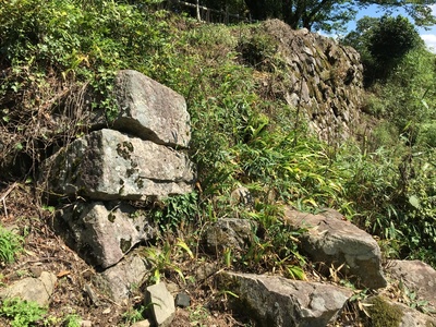山上ノ丸・ニノ丸の石垣