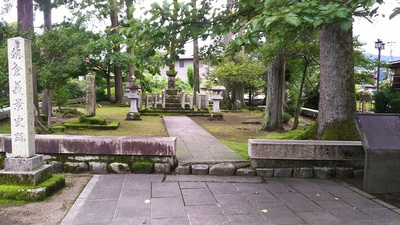 義景公園にある朝倉義景墓所