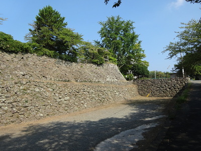 鐘櫓付近の石垣