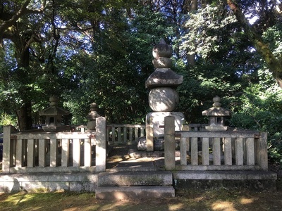 京極竜子、国松 墓所