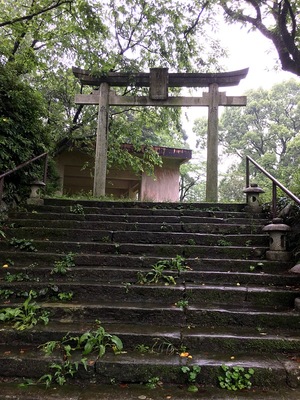 高鍋城下の護国神社