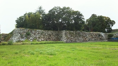 本丸跡西側の石垣