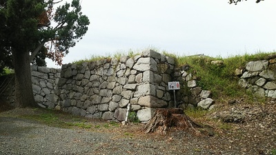 西櫓跡の石垣