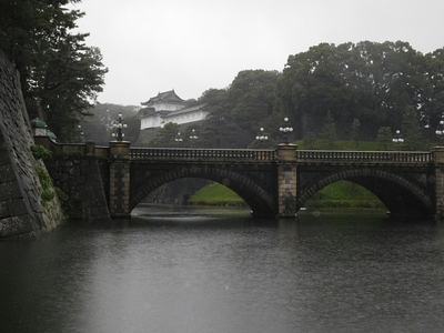 二重橋と伏見櫓(雨天時)