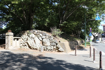 城跡公園入口の石垣