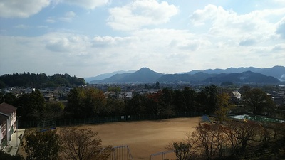 篠山城天守台から見る八上城全景