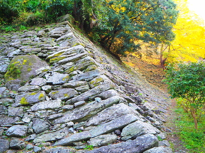 鶴の渓から見る石垣