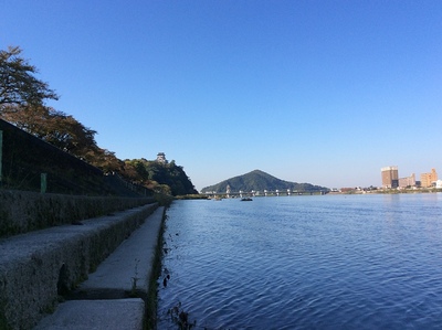 木曽川から見た犬山城
