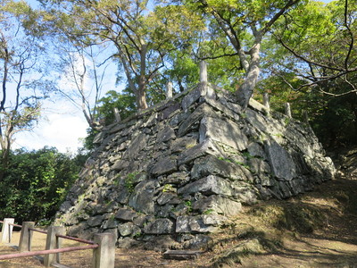 弓櫓の石垣