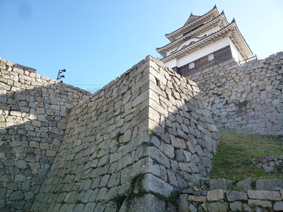 丸亀城天守と石垣