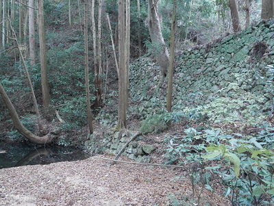 水堀と二の門石垣