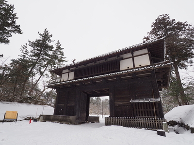 東内門