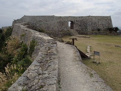 二の郭の城壁と一の郭の石垣