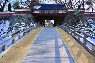 高島城 冠木門外観