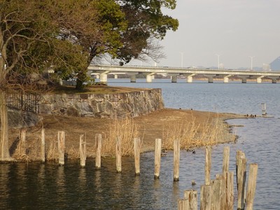 近江大橋と石垣