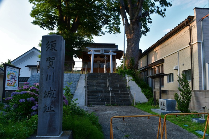 本丸跡　二階堂神社