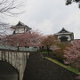 雨の中の石川門