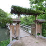 外堀に架かる木橋