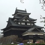 雨の松江城