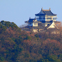模擬天守と絵馬堂を大桑島の展望台から