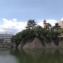 お堀、石垣と県庁舎