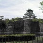 大阪城の天守閣と石垣遠景