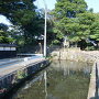 栃木城址入口と水濠