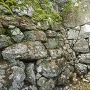 鉄門脇の本丸石垣と小銃櫓跡の石垣がぶつかる部分