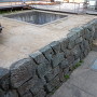 柴田神社内の発掘石垣