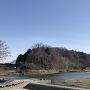 秋川のバーベキュー場から見た高月城址