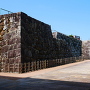 西水堀側の鉄門内桝形石垣