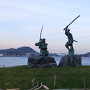 巌流島（下関市）・武蔵、小次郎銅像