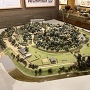資料館内に展示されている湯築城復元模型