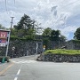 雄々しく出迎えてくれる松坂城表門の石垣