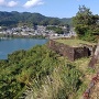 主郭からの出丸と熊野川