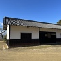 藩主邸跡に移築された藩校知新館の正門