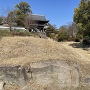 土塁から本丸大乗寺への眺め