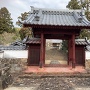 五井城の城門を移築したと伝わる長泉寺の山門