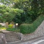 島田城 残存土塁と見学路入口