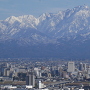 白鳥広場展望台からの富山城天守と剣岳